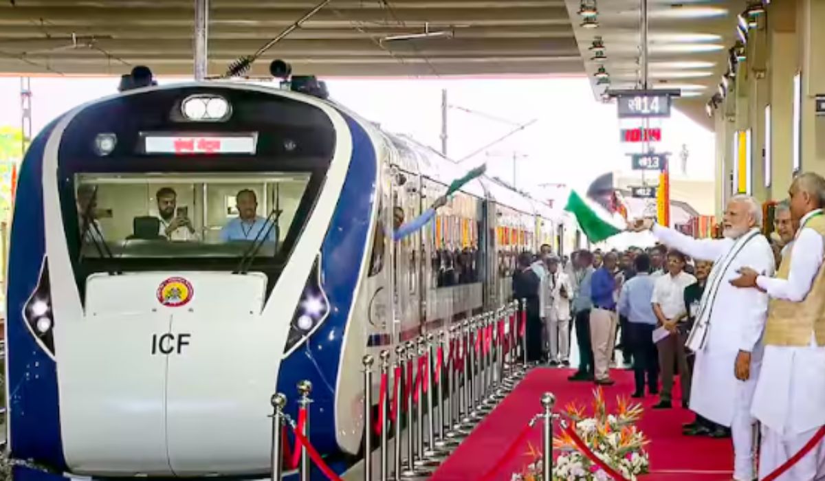 Kashmir Gets The Gift of The First Vande Bharat Train: पीएम मोदी 19 अप्रैल को दिखाएंगे हरी झंडी