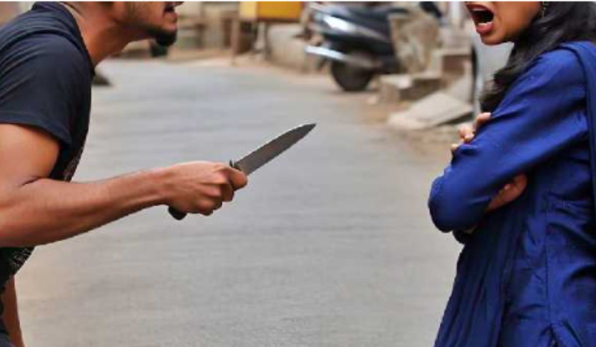 The Bloody Game of a Crazy Lover in Delhi: युवती पर चाकू से हमला, फिर खुद का काटा गला