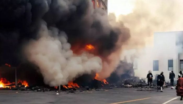 Huge fire at restaurant in China