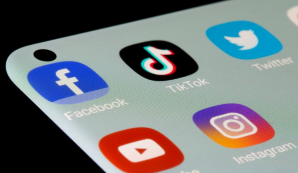 TikTok, Facebook, Instagram in Australia पर बच्चों के लिए बैन, लेकिन YouTube को क्यों मिली छूट?