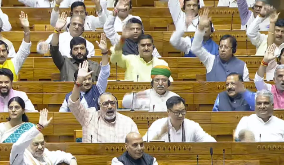 Waqf Amendment Bill 2024: लोकसभा में आज अहम मुकाबला, सरकार के पक्ष में नंबर गेम मजबूत