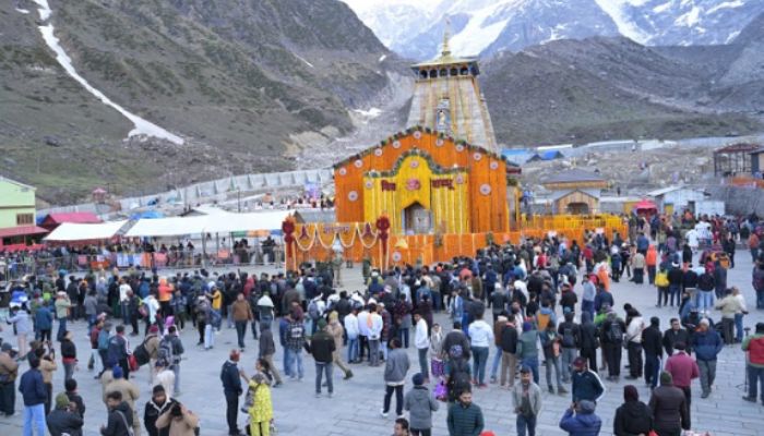 केदारनाथ यात्रा 2025: धाम के कपाट खुले, श्रद्धालुओं पर पुष्प वर्षा, उमड़ा आस्था का सैलाब