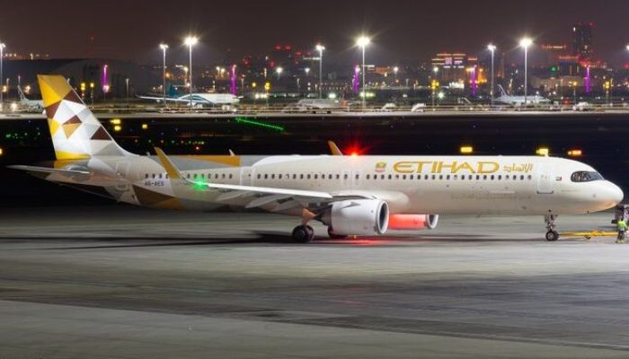 Etihad Airways Issues Pilot Warning Over Boeing 787 Fuel Switches Post Air India Crash Probe